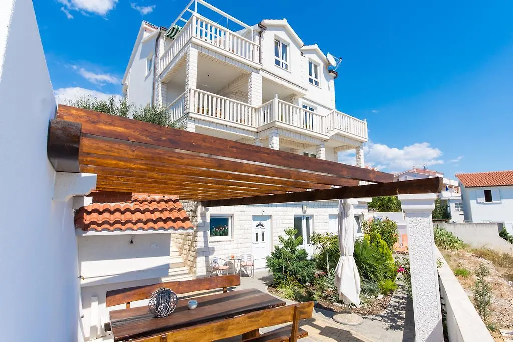Apartments Wisibada Trogir