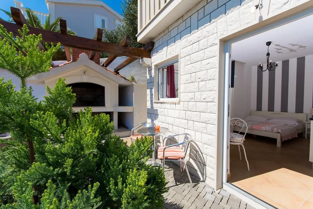 Apartments Wisibada Trogir